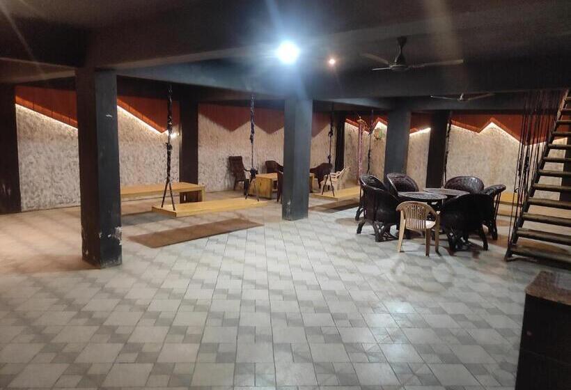 Отель Clear Sky Udaipur