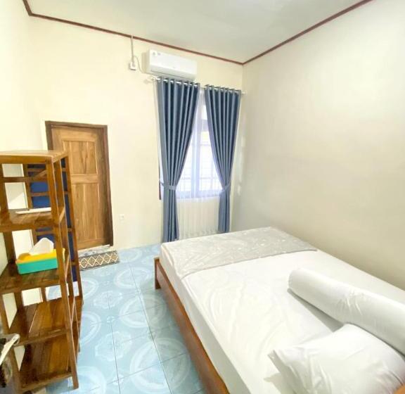 پانسیون Cendana Guesthouse Labuan Bajo2