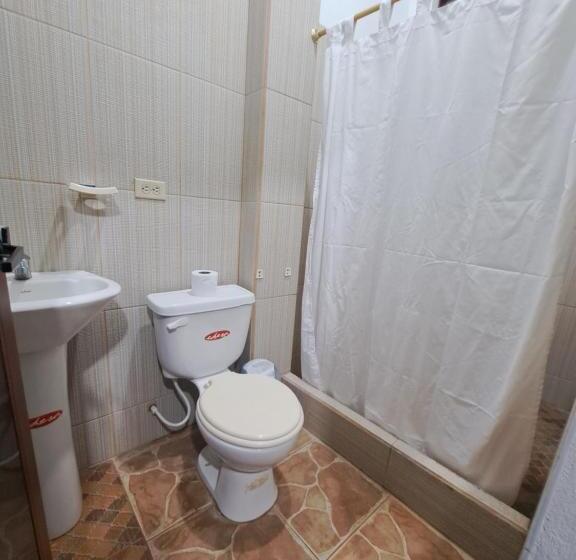 پانسیون Hospedaje 4 Hermanos