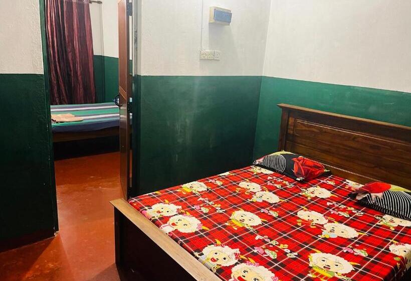 פנסיון Sahas Guest House