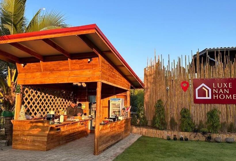 Bed and Breakfast Luxe Nan Twin Bed Room