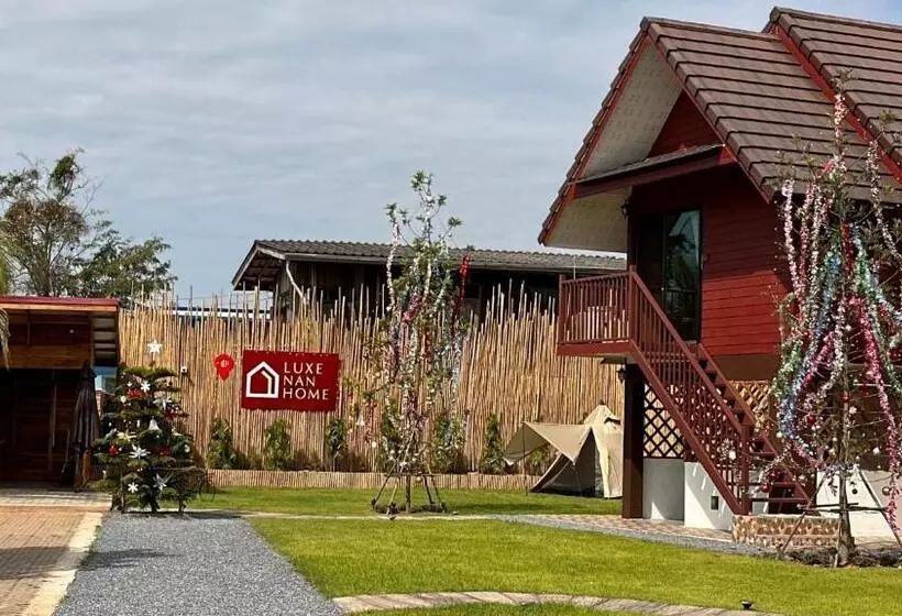 Aamiaismajoitus (B&B) Luxe Nan Twin Bed Room