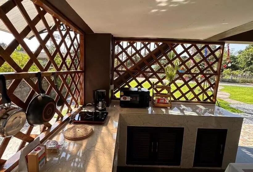 Aamiaismajoitus (B&B) Luxe Nan Twin Bed Room