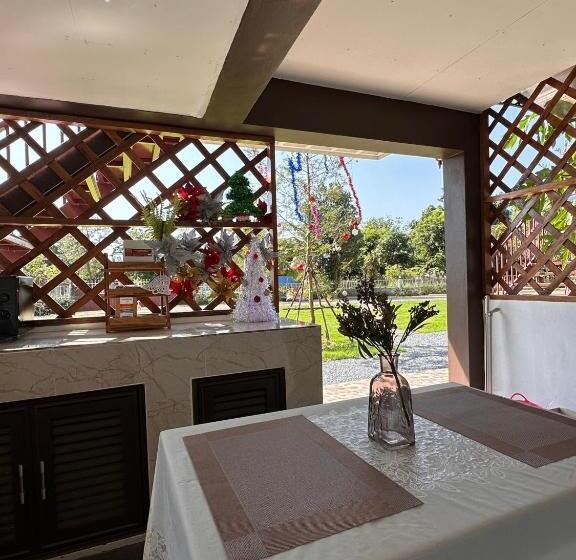 Bed and Breakfast Luxe Nan Twin Bed Room