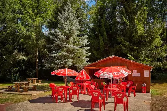 ベッドアンドブレックファースト Une Petite Chambre En Forêt à Saint Chéron