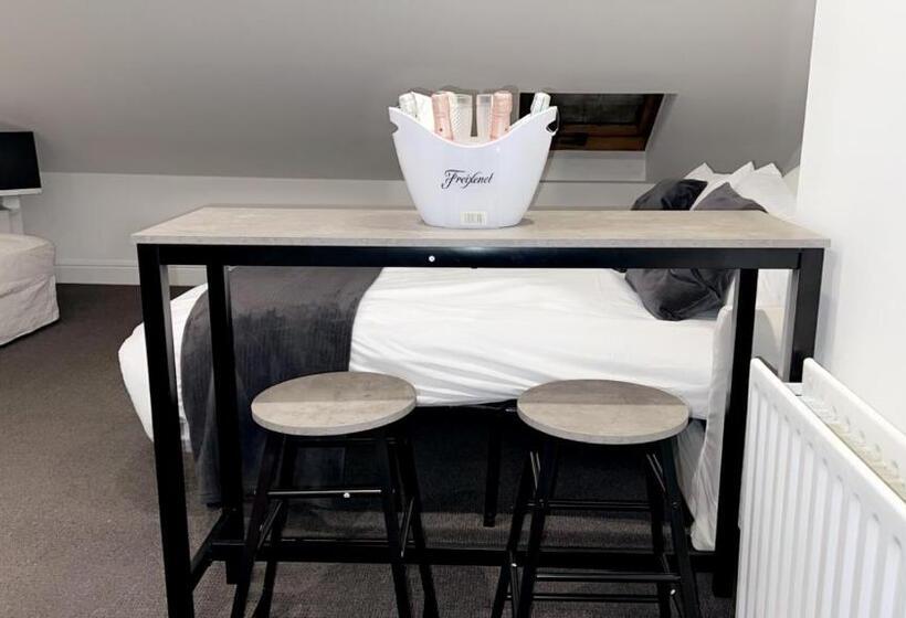 胶囊酒店 Sunrise Retreat