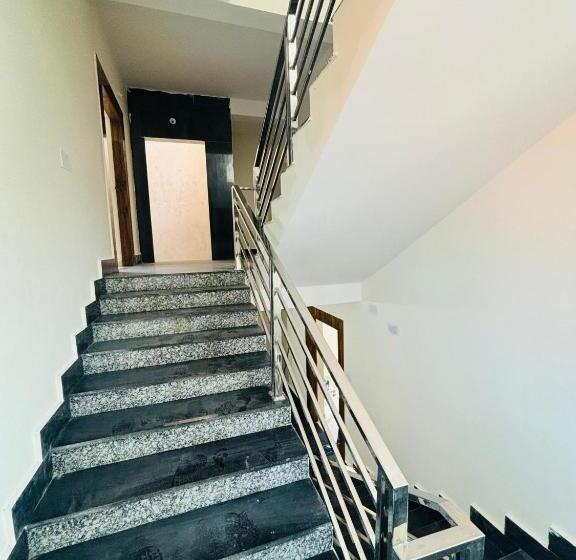 هتل Dittu Holiday Inn Puri   Perfect Location And Comfortable Room