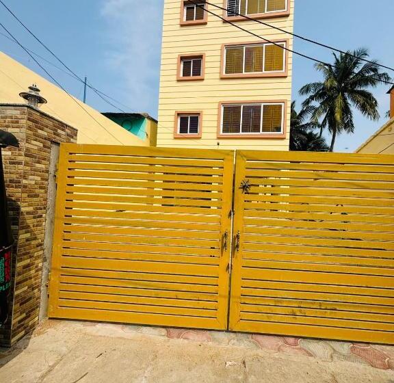 هتل Dittu Holiday Inn Puri   Perfect Location And Comfortable Room