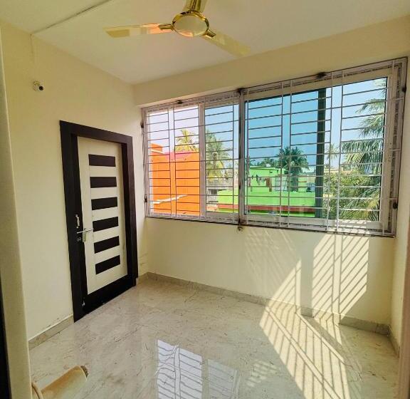 هتل Dittu Holiday Inn Puri   Perfect Location And Comfortable Room