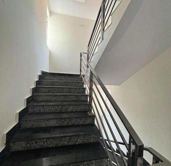 هتل Dittu Holiday Inn Puri   Perfect Location And Comfortable Room