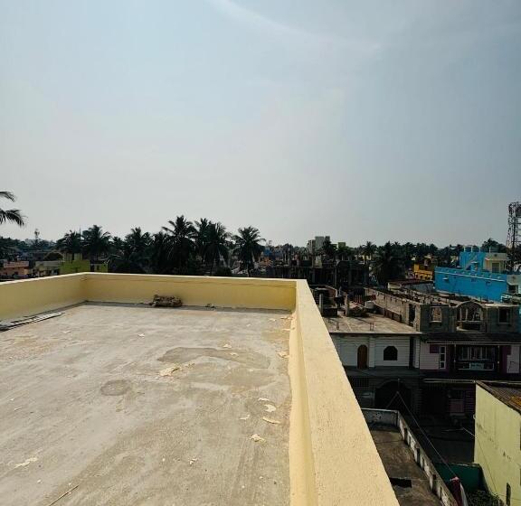 هتل Dittu Holiday Inn Puri   Perfect Location And Comfortable Room