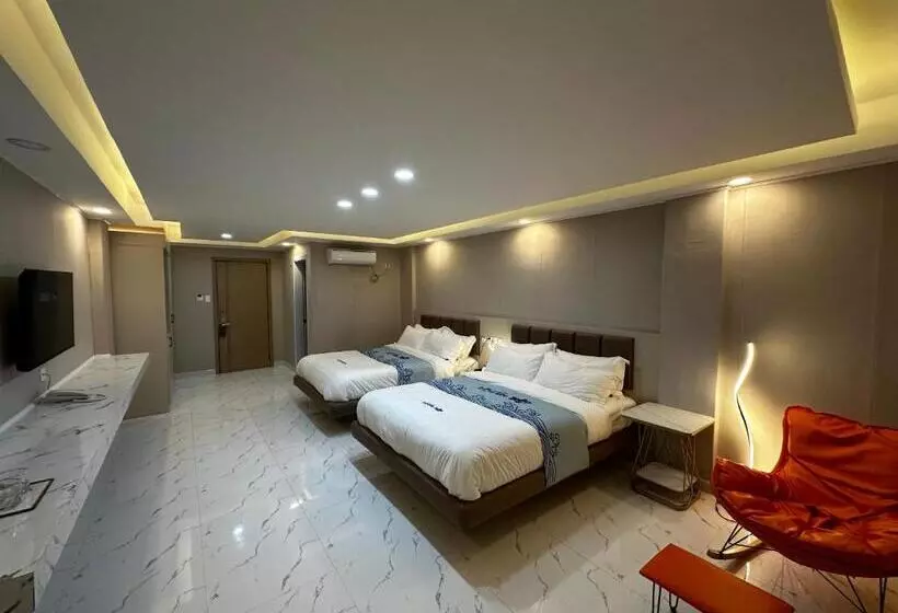 ホテル Luckytito Anilao Resort