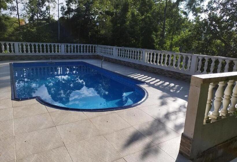 Hotelli Sitio Alice E Flora