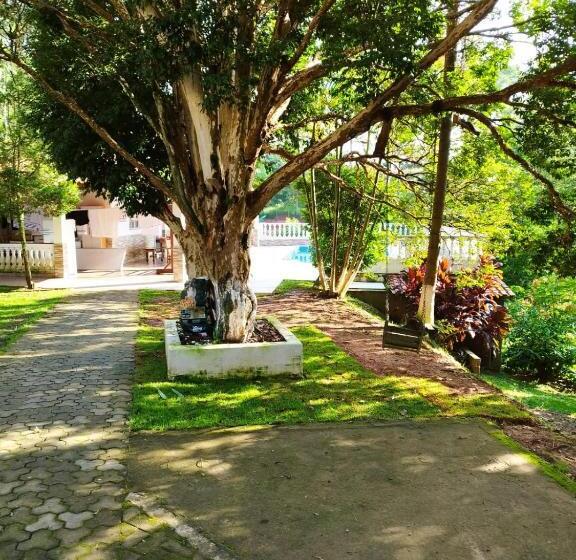 Hotelli Sitio Alice E Flora