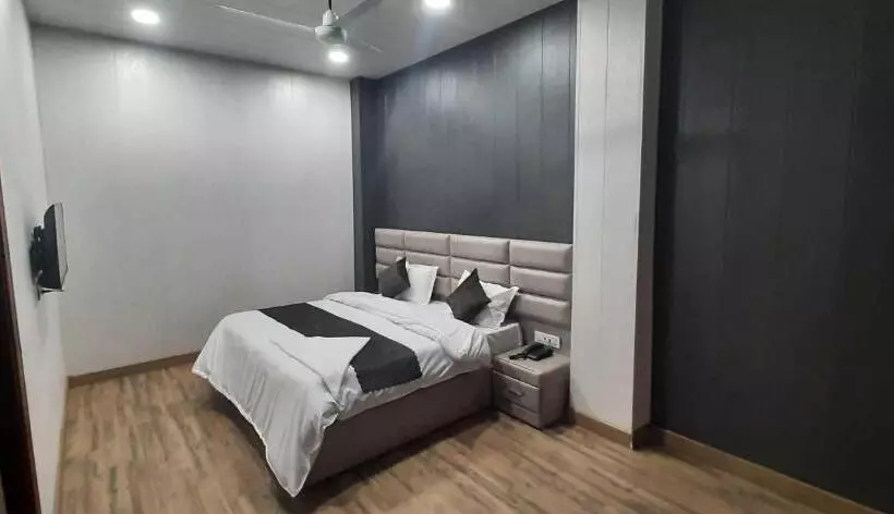 Oyo Hotel Bliss