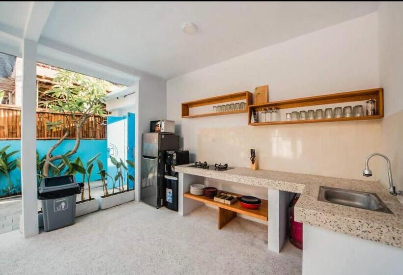 پانسیون Greek House: Room W/desk + Shared Pool&kitchen /3