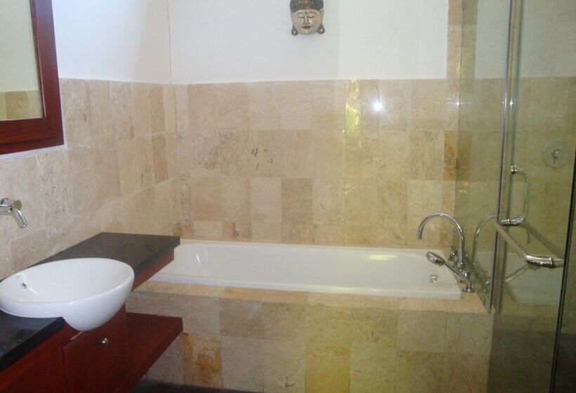 Aqua Octaviana Bali Villa