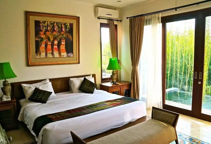 Aqua Octaviana Bali Villa