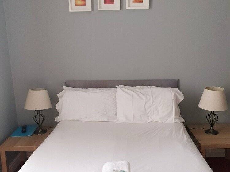 ベッドアンドブレックファースト The Grey Horse