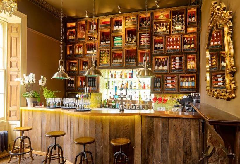 Hotelli Backwell House