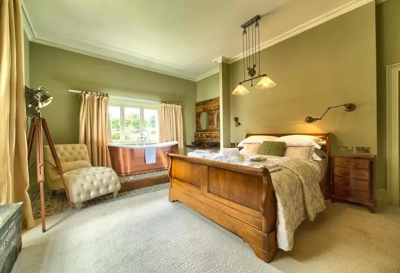 هتل Backwell House