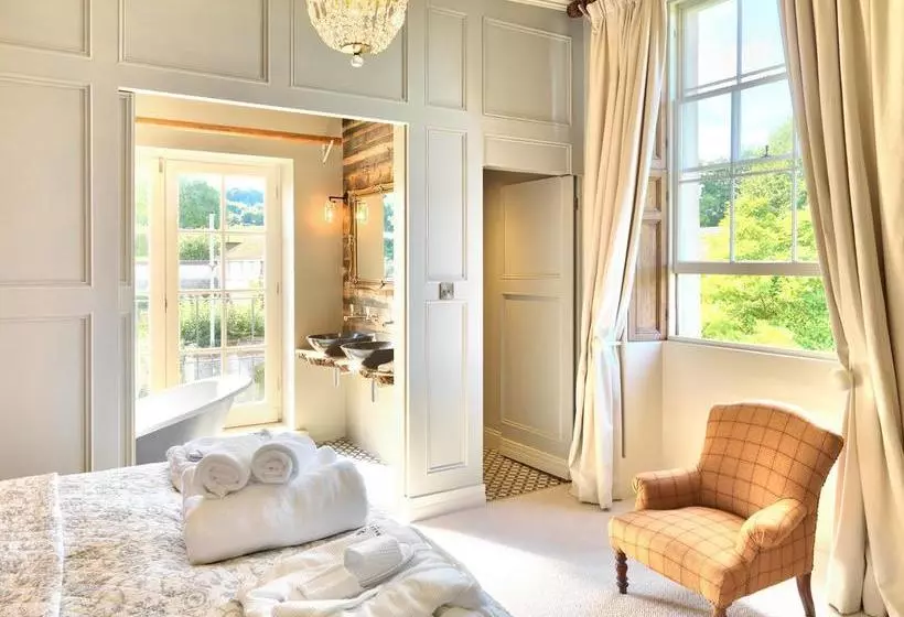 هتل Backwell House