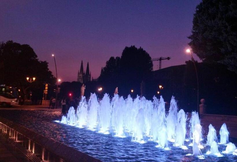 בית מלון כפרי Hostal Campus