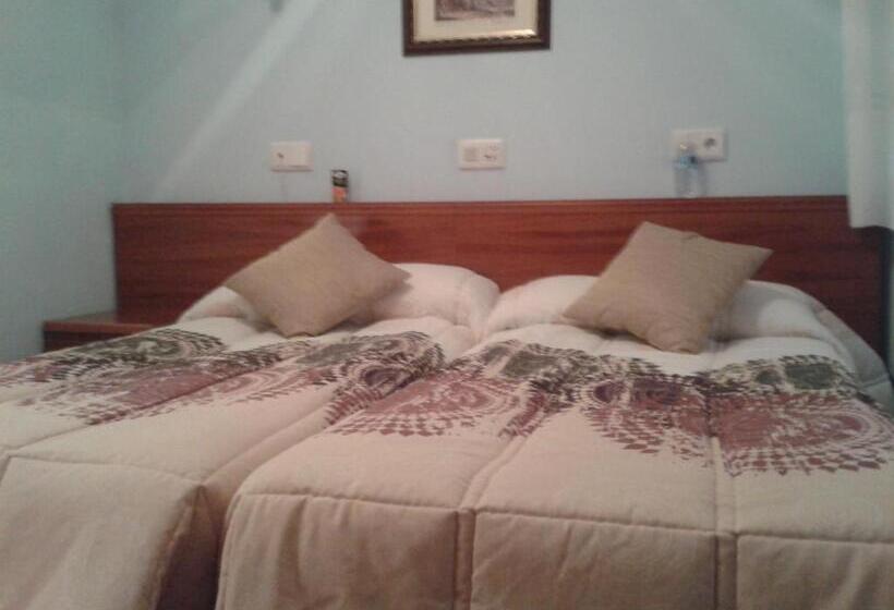 בית מלון כפרי Hostal Campus