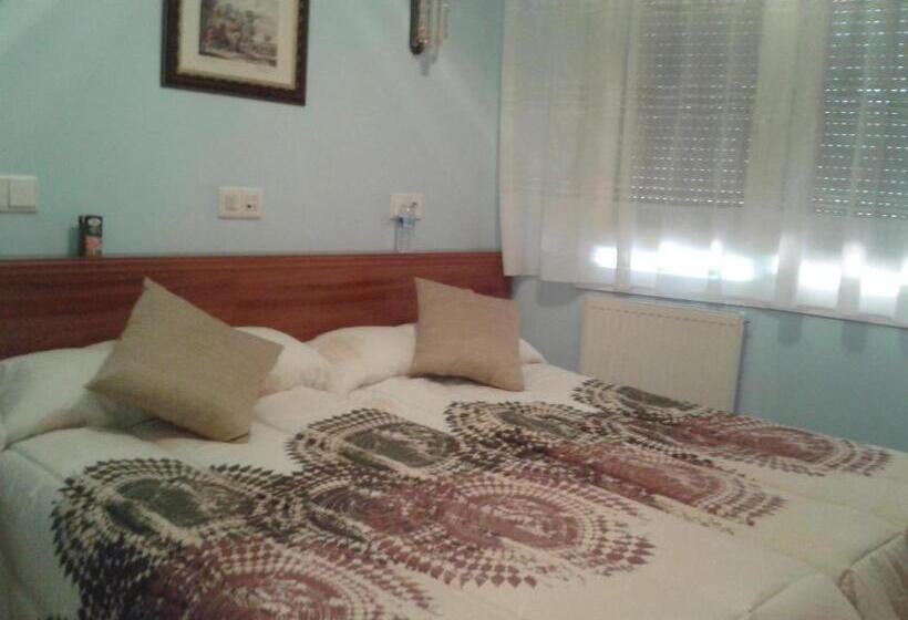 בית מלון כפרי Hostal Campus