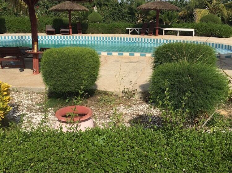 Отель Les Cristaux Roses