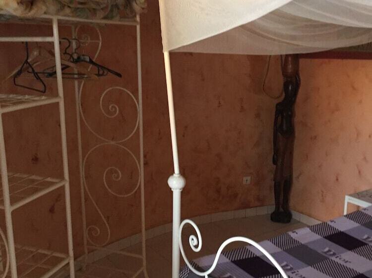 Отель Les Cristaux Roses