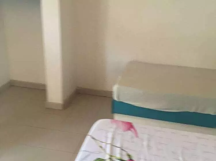 هتل Les Cristaux Roses