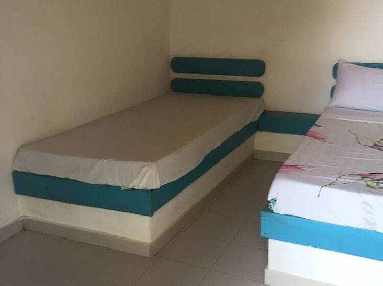 Отель Les Cristaux Roses