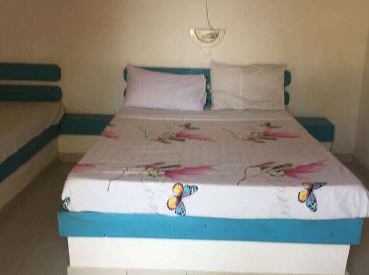 Отель Les Cristaux Roses