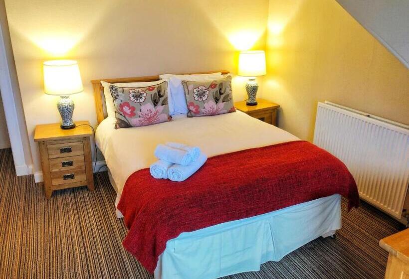 Отель The Arran Lodge & Arran Sleep Huts