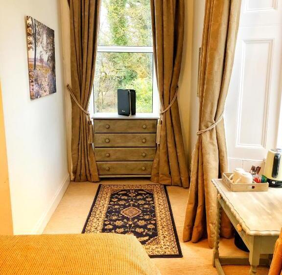 Отель The Arran Lodge & Arran Sleep Huts