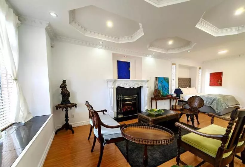 تختخواب و صبحانه 20% Off New Listing! Vintage Duplex Art Retreat