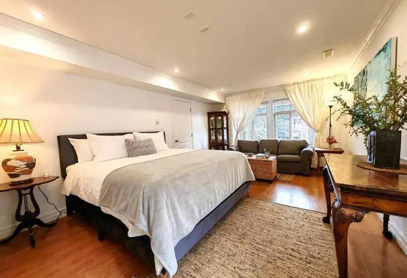 تختخواب و صبحانه 20% Off New Listing! Vintage Duplex Art Retreat