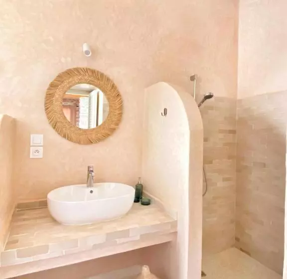 تختخواب و صبحانه Kaouki Lodge