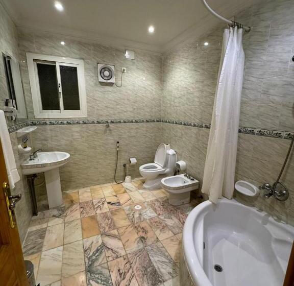 בית מלון כפרי شقق اجنحة بيداء الشرق للشق المخدومة