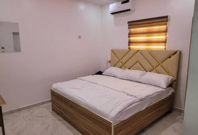 هتل B&y Royal Bar & Lounge Adigbe Road Abeokuta Near Adigbe Police Station After Panseke