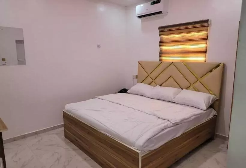هتل B&y Royal Bar & Lounge Adigbe Road Abeokuta Near Adigbe Police Station After Panseke