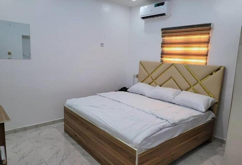 هتل B&y Royal Bar & Lounge Adigbe Road Abeokuta Near Adigbe Police Station After Panseke