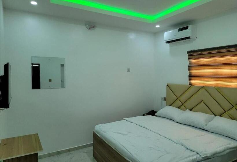 هتل B&y Royal Bar & Lounge Adigbe Road Abeokuta Near Adigbe Police Station After Panseke