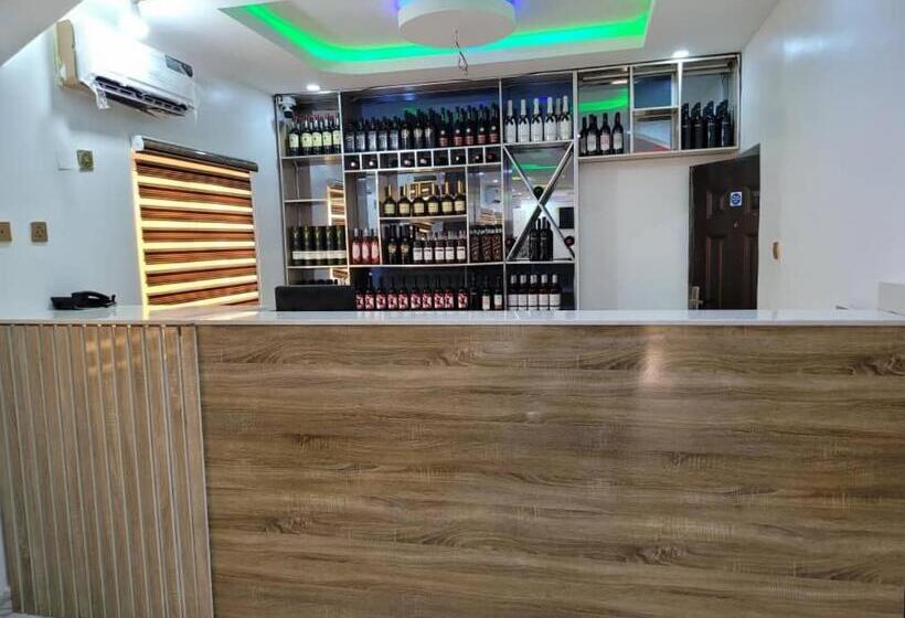 هتل B&y Royal Bar & Lounge Adigbe Road Abeokuta Near Adigbe Police Station After Panseke