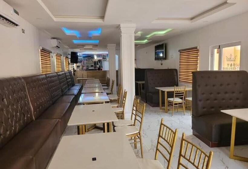 هتل B&y Royal Bar & Lounge Adigbe Road Abeokuta Near Adigbe Police Station After Panseke