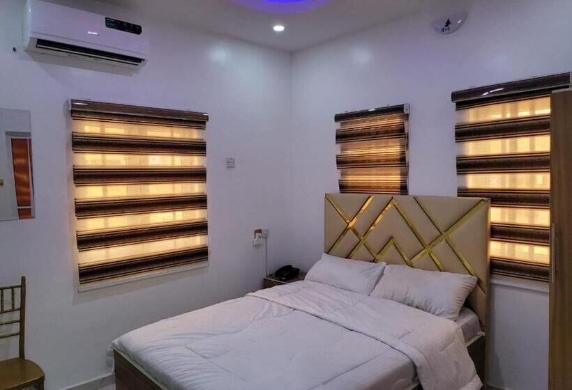 هتل B&y Royal Bar & Lounge Adigbe Road Abeokuta Near Adigbe Police Station After Panseke