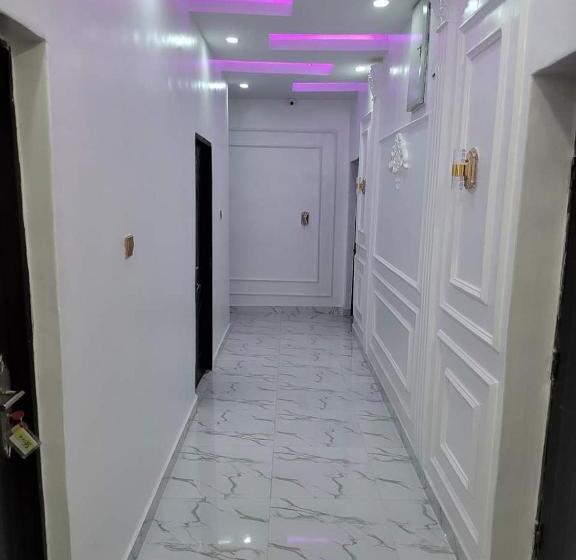 هتل B&y Royal Bar & Lounge Adigbe Road Abeokuta Near Adigbe Police Station After Panseke