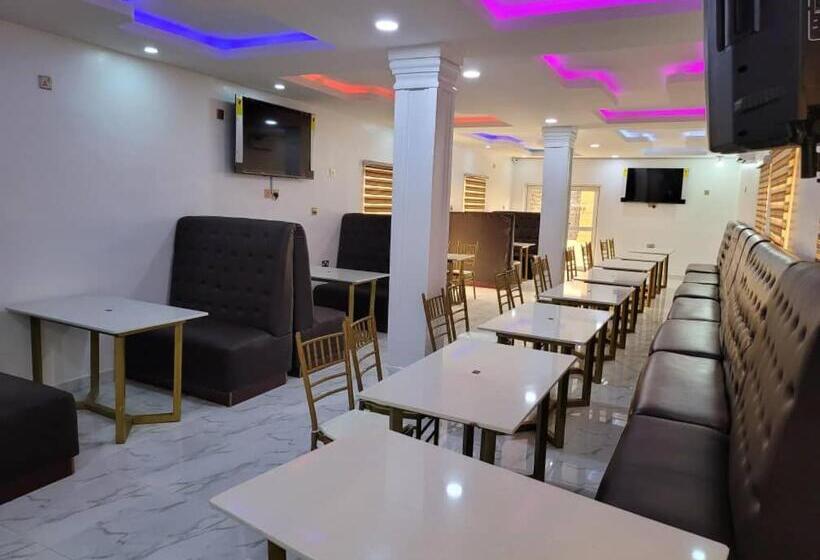 هتل B&y Royal Bar & Lounge Adigbe Road Abeokuta Near Adigbe Police Station After Panseke