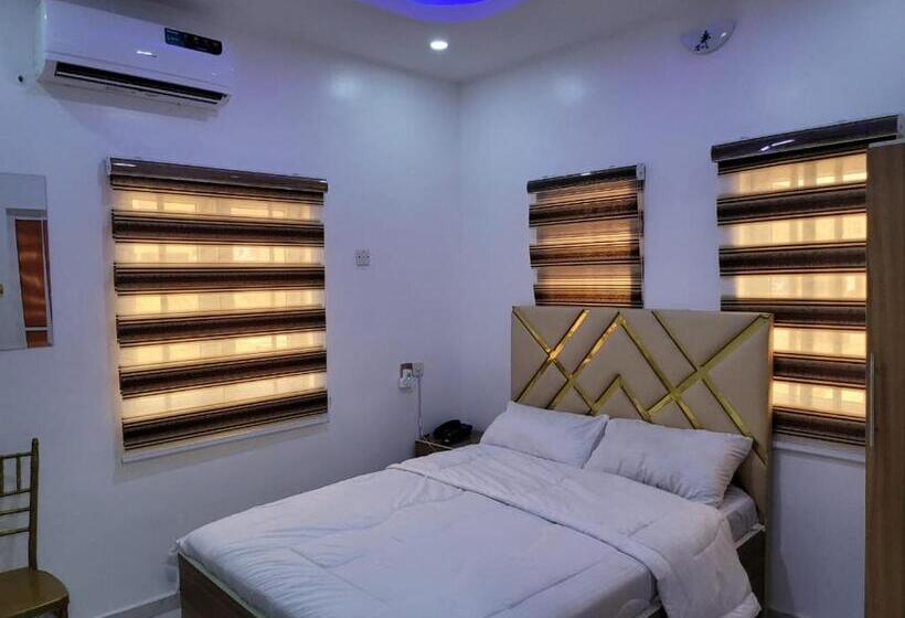 هتل B&y Royal Bar & Lounge Adigbe Road Abeokuta Near Adigbe Police Station After Panseke